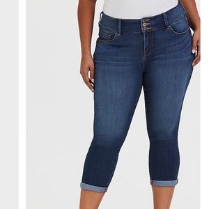 🚨NWT🚨CROP JEGGINGS/SUPER STRETCH MEDIUM WASH